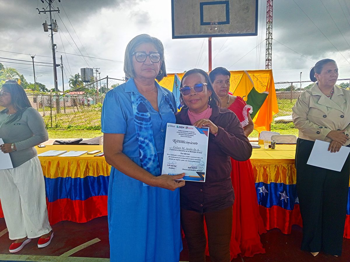 Alcaldía de Uracoa reconoce la labor y dedicación de 96 docentes 2 alcaldia de uracoa reconoce la labor y dedicacion de 96 docentes laverdaddemonagas.com uracoa2