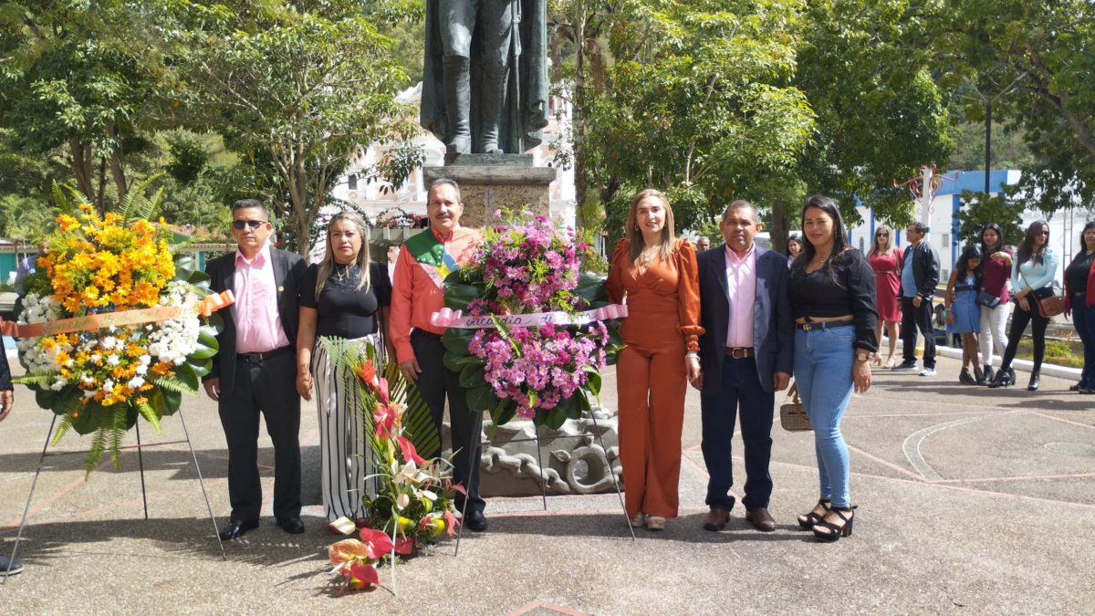 Alcaldía del municipio Acosta reconoció a los docentes en su día