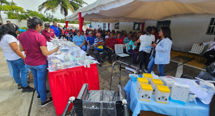 Ana Fuentes entregó ayudas técnicas a trabajadores de la Alcaldía de Maturín