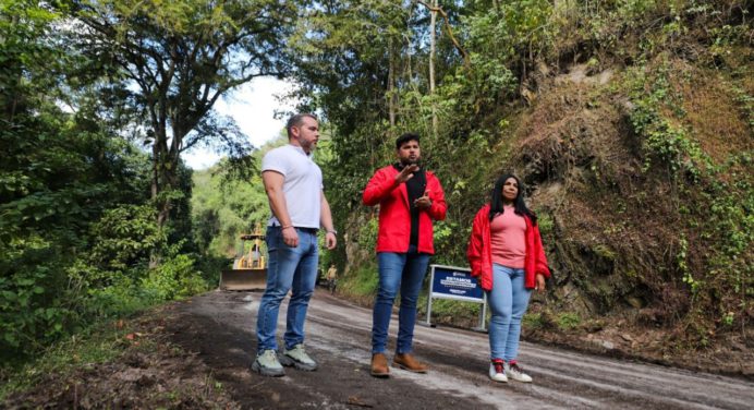 Bajo la supervisión del gobernador Luna arrancan asfaltado de la vía hacia Caripe