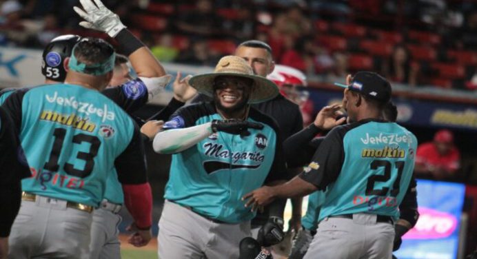 Bravos de Margarita apabulló a Cardenales y se acerca al título de la LVBP