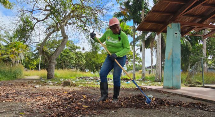 Comenzó recuperación del parque Padilla Ron en Las Cocuizas