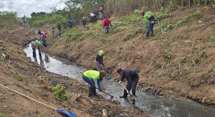 Comenzó saneamiento de los caños Orinoco y José María Vargas en Maturín