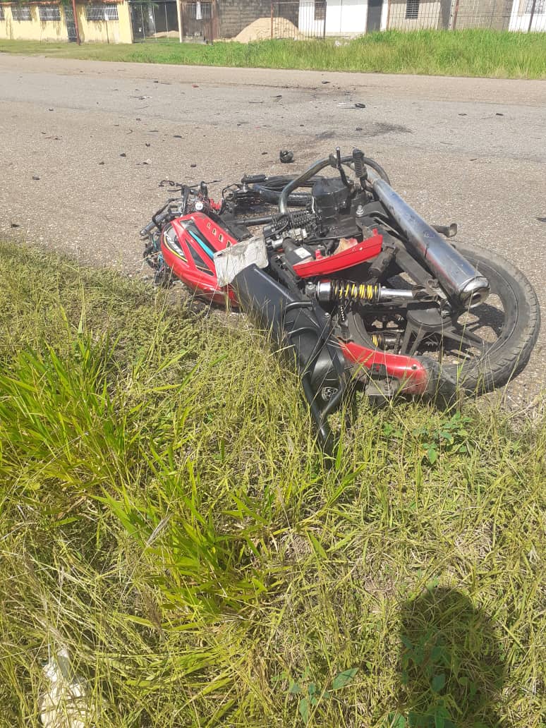 Dos muertos tras accidente en una moto en Pueblo Nuevo II