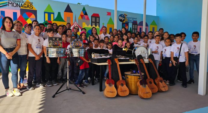 Fundación del Niño recibe instrumentos para reforzar formación artística infantil