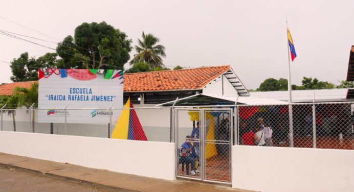 Gobernador Luna entrega totalmente rehabilitada la escuela Iraida Rafaela Jiménez