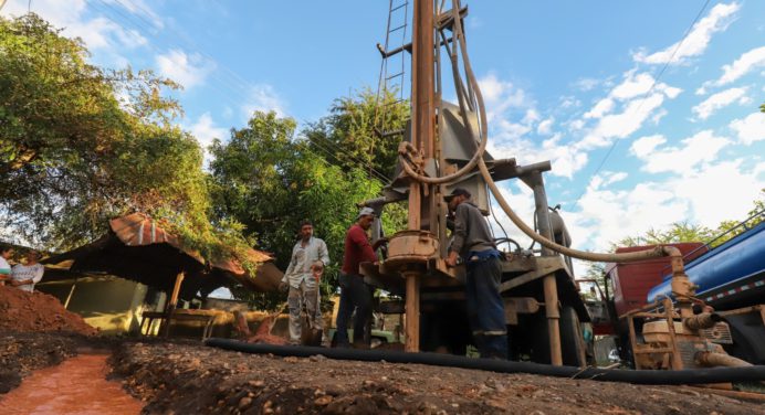 Gobierno inicia perforación de pozo de agua en el sector Cecilia Núñez Sucre de Maturín