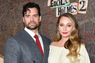 henry cavill da la bienvenida a su mini superman laverdaddemonagas.com 4931855369576230632