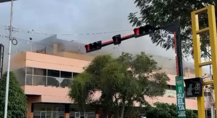 Incendio consumió local del centro comercial Alta Vista en Puerto Ordaz