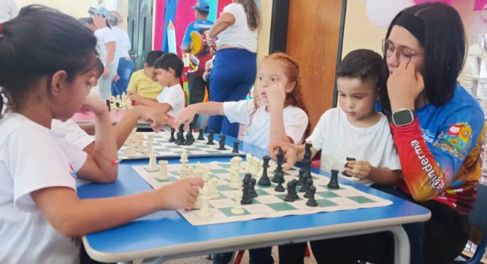 Maternal Doña Teotiste de Gallegos celebra aniversario con jornada deportiva