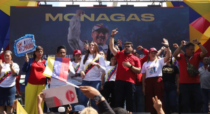 Monaguenses se juramentan con Maduro en la avenida Bolívar