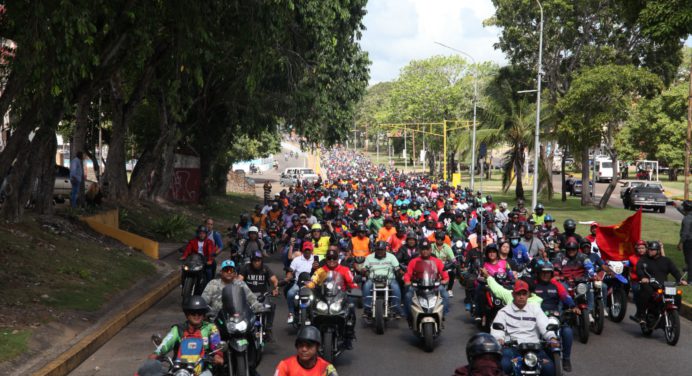 Motorizados de Monagas reiteran respaldo al presidente Maduro con caravanas