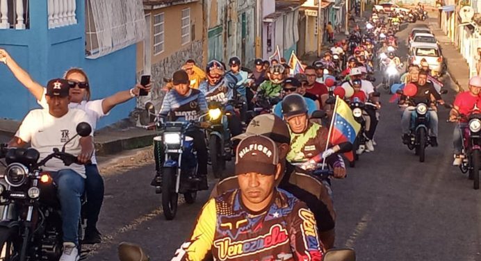 Punceres se sumó a la caravana de motorizados por la paz y la soberanía