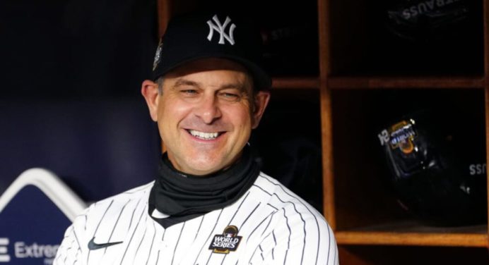Aaron Boone renueva contrato con los Yanquis de Nueva York