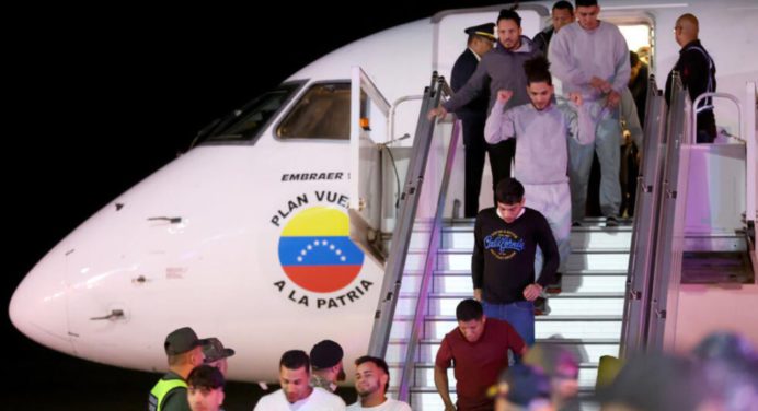 Arriban a Venezuela 190 connacionales deportados desde EEUU