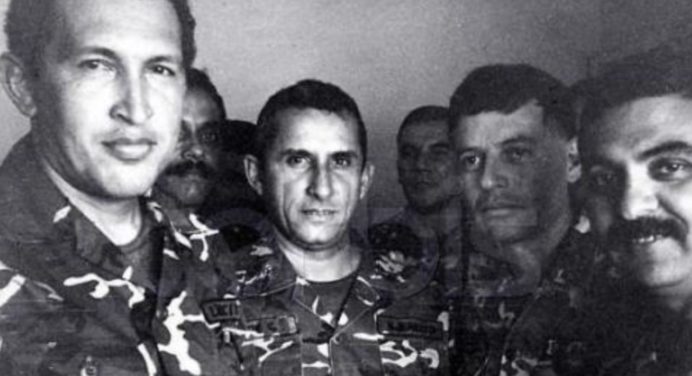 Canciller Yván Gil rinde homenaje a los 33 años del 4F