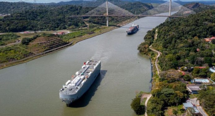 Canal de Panamá desmiente cambios en peajes y aboga por diálogo con E.E.U.U.