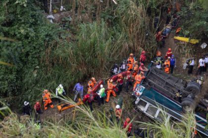 Colisión de autobús al norte de Guatemala