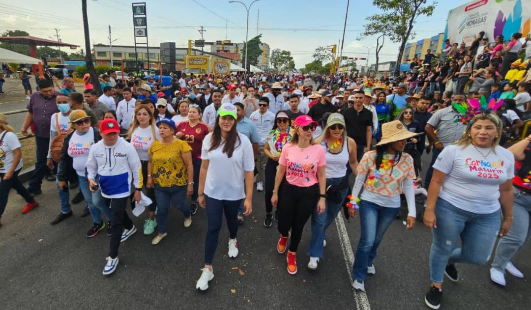 desfile escolar dio inicio a la fiesta grande de oriente laverdaddemonagas.com desfile1