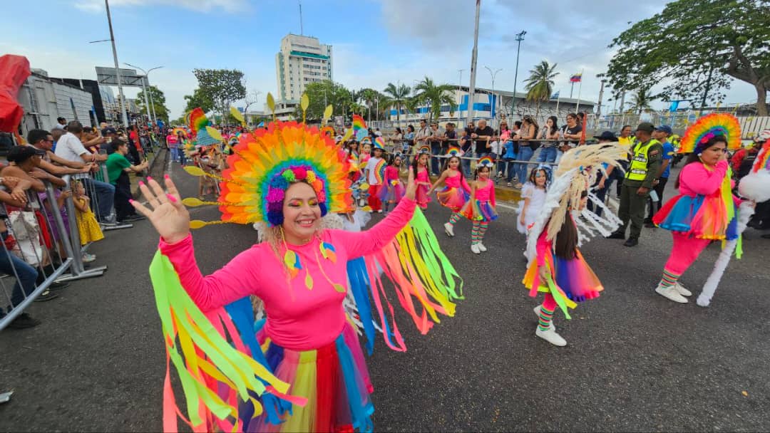 desfile escolar dio inicio a la fiesta grande de oriente laverdaddemonagas.com desfile2