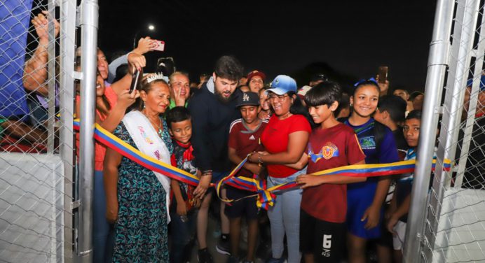 Entregan rehabilitada cancha de la redoma de la UDO en tiempo récord