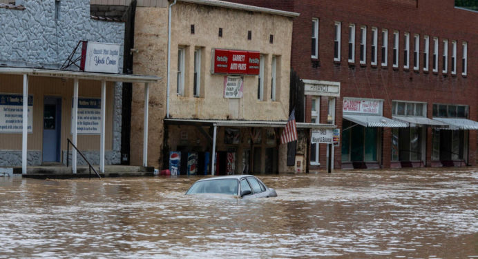 Gobernador de Kentucky confirmó 8 muertos por inundaciones