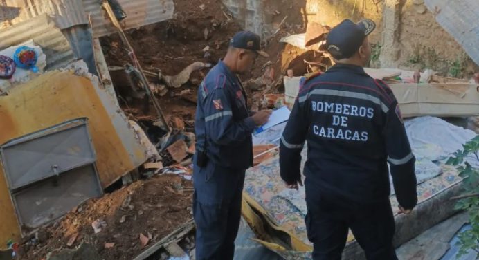 Joven de 17 años murió tras desplome de dos viviendas en Caricuao