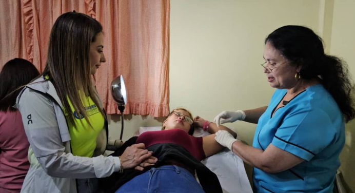 Más de 450 universitarias beneficiadas con la colocación de métodos anticonceptivos