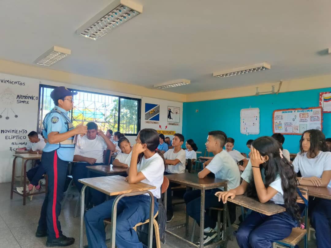 mas de 6 mil estudiantes reciben orientacion preventiva laverdaddemonagas.com orientacion3