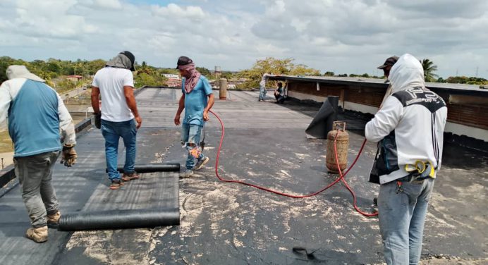 Mejora de la escuela El Corozo con colaboración gubernamental y comunitaria