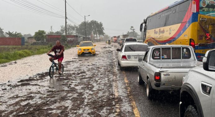 Ocho provincias de Ecuador afectadas por intensas lluvias