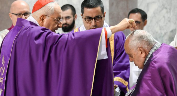Un cardenal asumirá la misa del Miércoles de ceniza en lugar del papa