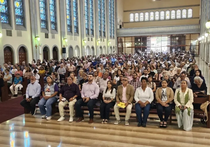 A casa llena se efectuó misa en honor al Dr. José Gregorio Hernández en la Catedral 3 a casa llena misa de accion de gracia en honor al dr jose gregorio hernandez en la catedral laverdaddemonagas.com misa2