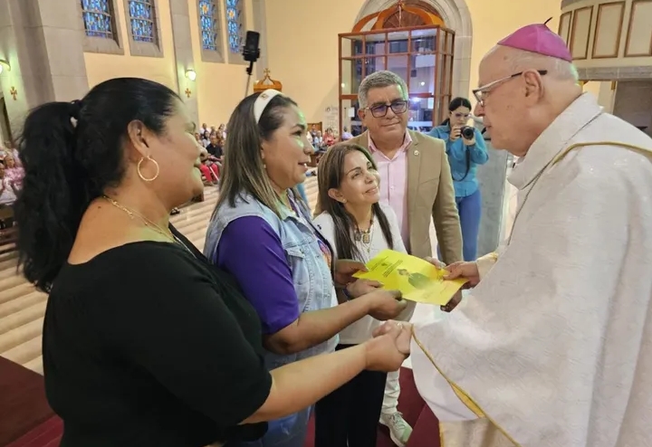 A casa llena se efectuó misa en honor al Dr. José Gregorio Hernández en la Catedral 6 a casa llena misa de accion de gracia en honor al dr jose gregorio hernandez en la catedral laverdaddemonagas.com misa5