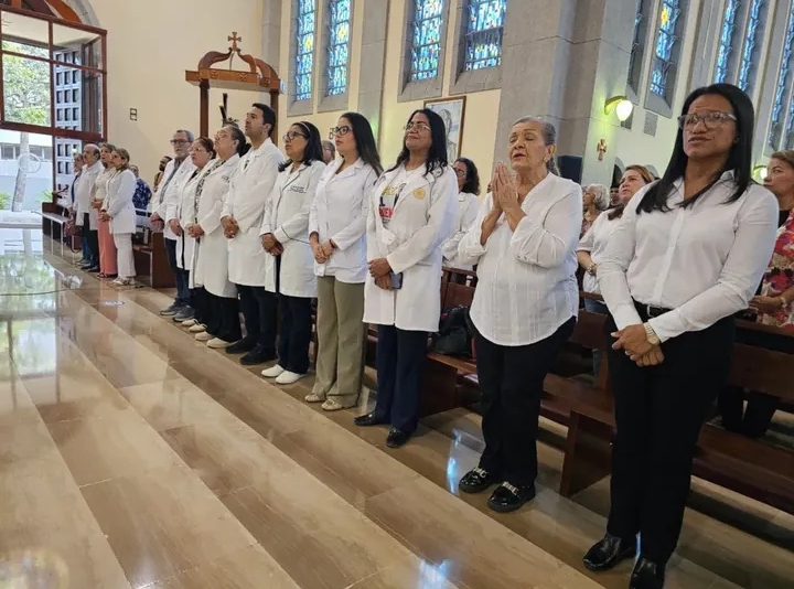 A casa llena se efectuó misa en honor al Dr. José Gregorio Hernández en la Catedral 8 a casa llena misa de accion de gracia en honor al dr jose gregorio hernandez en la catedral laverdaddemonagas.com misa7