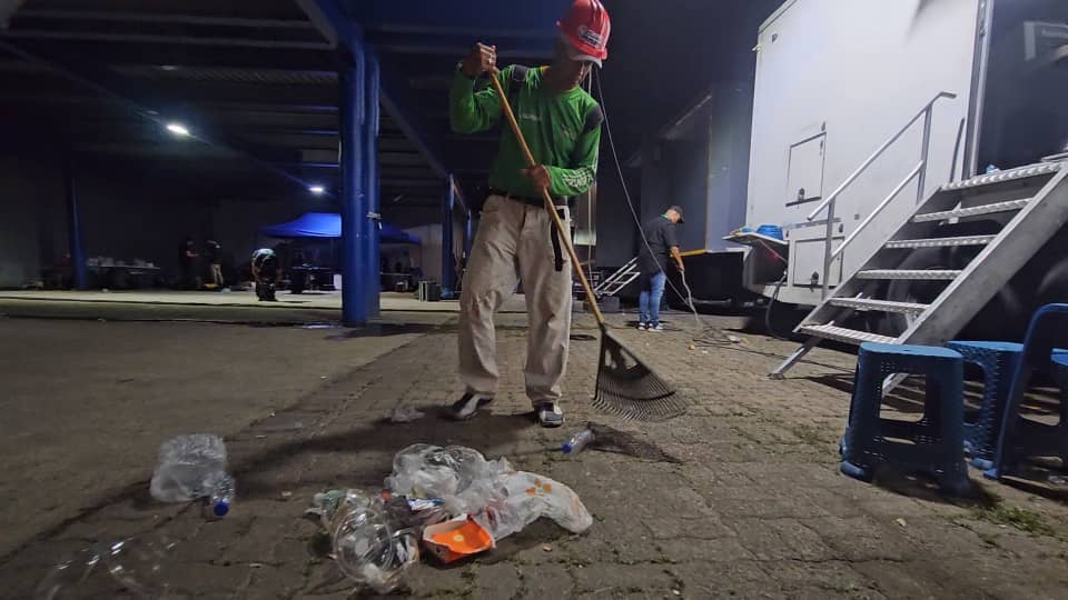 alcaldia de maturin ejecuto labores de mantenimiento en el estadio monumental laverdaddemonagas.com barrido3