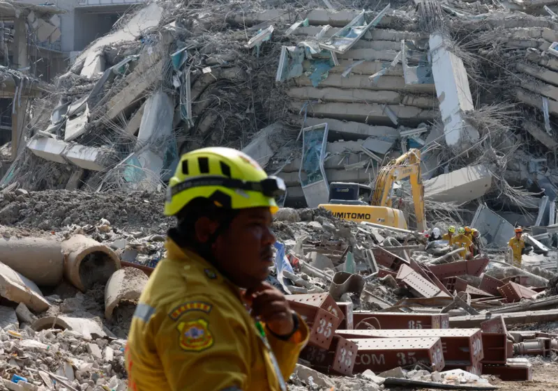 Birmania reporta 200 muertos y 700 heridos tras terremoto (+fotos) 6 birmania reporta 200 muertos y 700 heridos tras terremoto laverdaddemonagas.com rescatistas