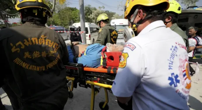 Birmania reporta 200 muertos y 700 heridos tras terremoto (+fotos)