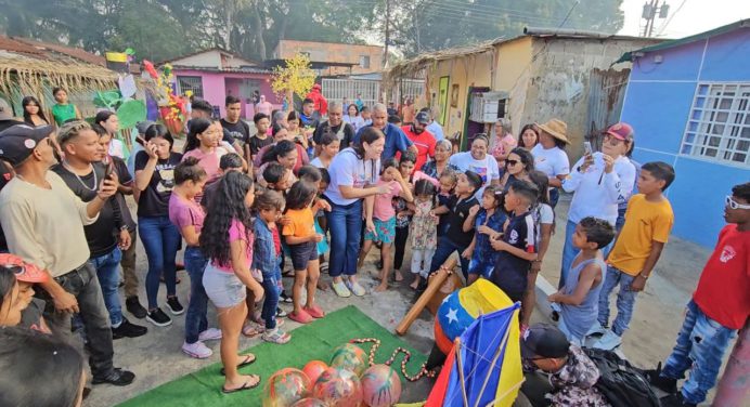 Fuentes recorrió comunidades de Maturín para compartir las tradiciones carnestolendas