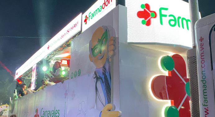 Carroza de Farmadon presente en el tercer desfile del Carnaval de Maturín