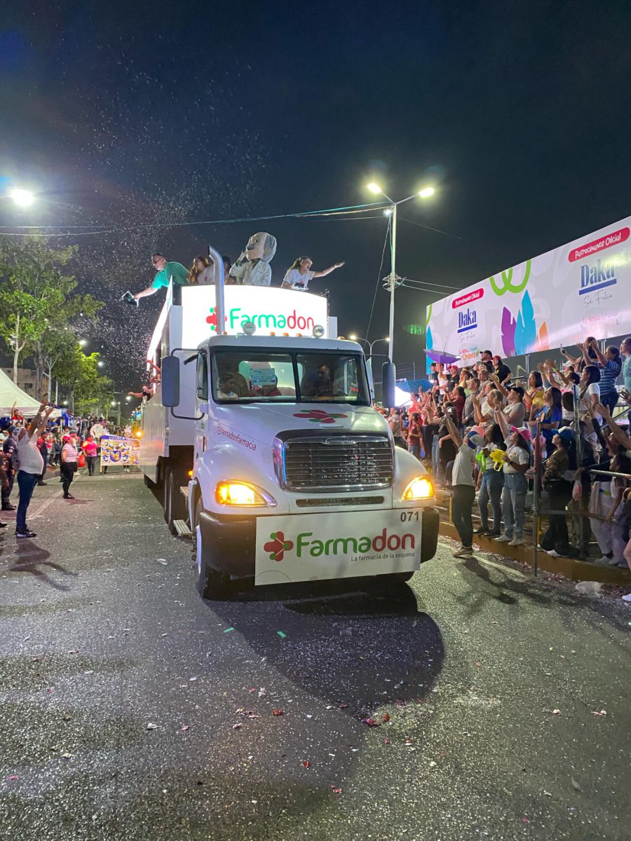 carroza de farmadon presente en el tercer desfile del carnaval de maturin laverdaddemonagas.com farmadon2