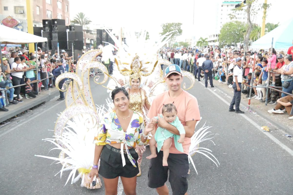 civismo y organizacion reinaron en el carnaval de maturin laverdaddemonagas.com familia3