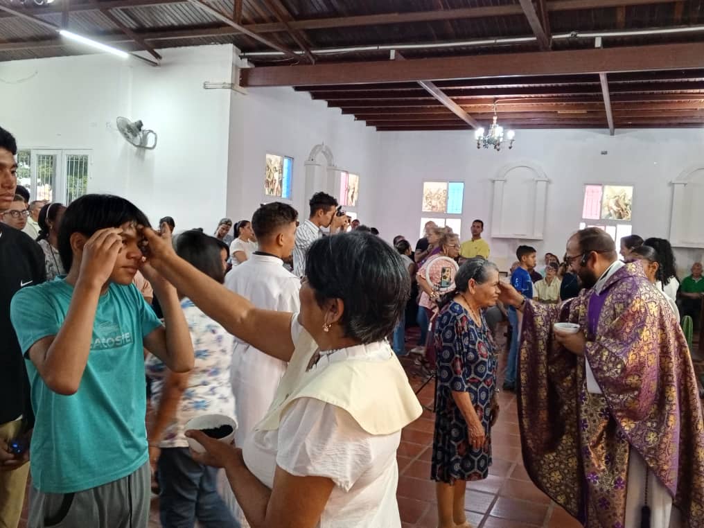 Con imposición de cenizas empieza el tiempo de Cuaresma 6 con imposicion de cenizas empieza el tiempo de cuaresma laverdaddemonagas.com cenizas1