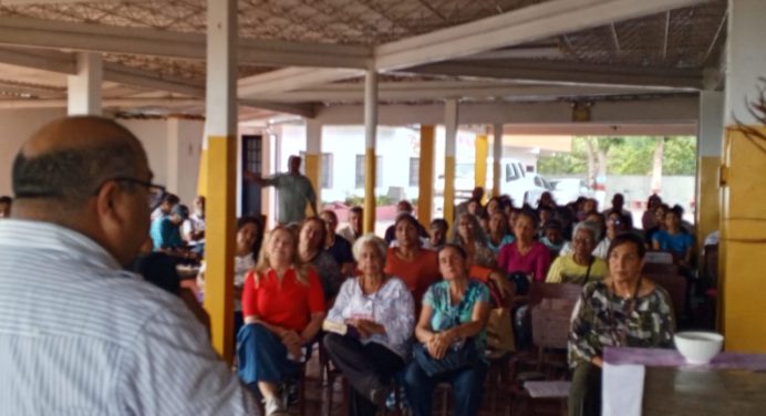 Con retiro espiritual feligreses se preparan para vivir la Cuaresma