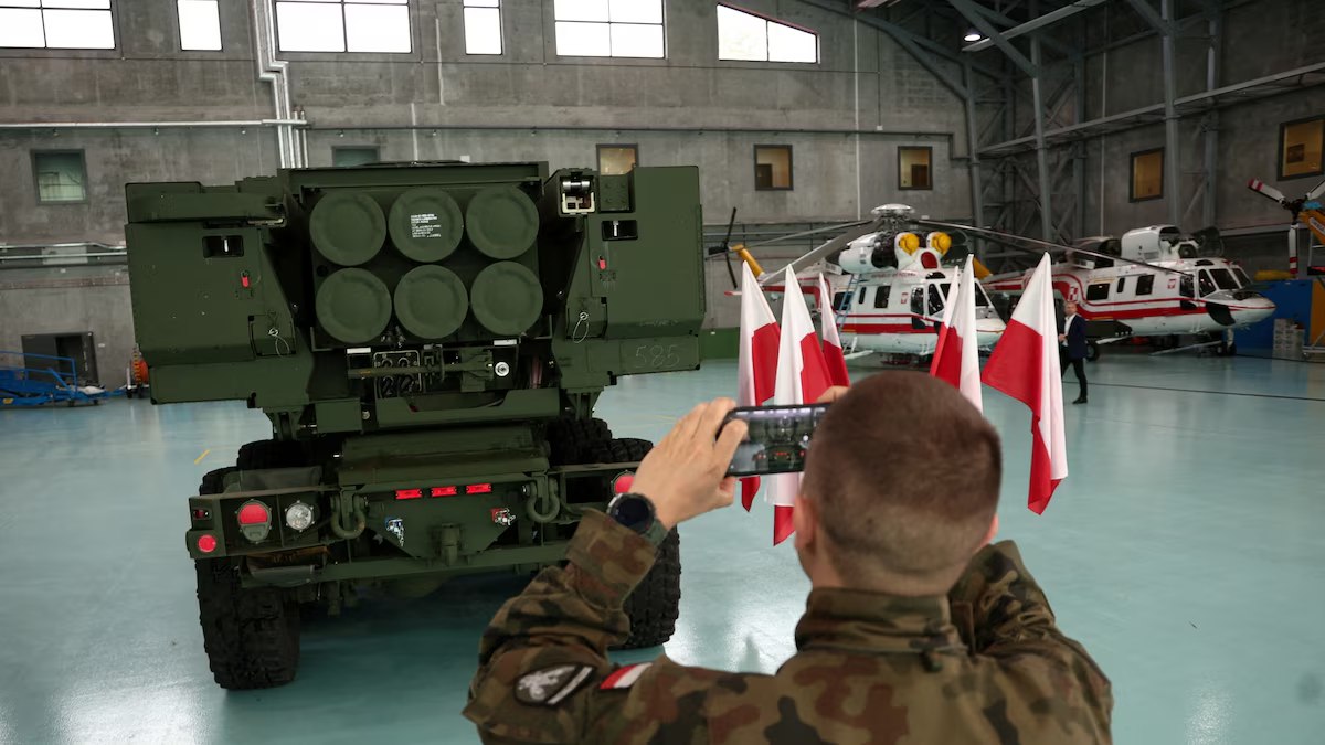 EE.UU. restablece el flujo de suministro militar a Ucrania mediante Polonia 2 suministro militar