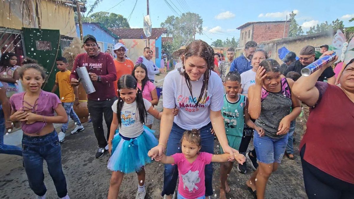 Fuentes recorrió comunidades de Maturín para compartir las tradiciones carnestolendas 3 fuentes recorrio comunidades de maturin para compartir las tradiciones carnestolendas laverdaddemonagas.com ana 3