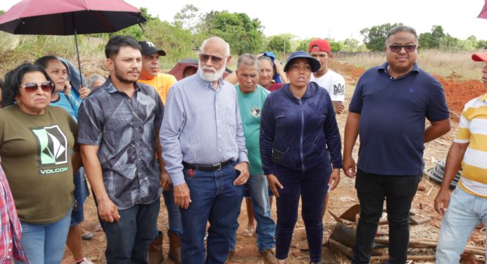 Gobernador activa red de agua potable en Alto de Los Godos