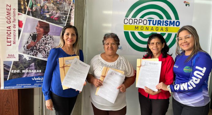 Gobernador Ernesto Luna reivindica a jubiladas de Corpoturismo