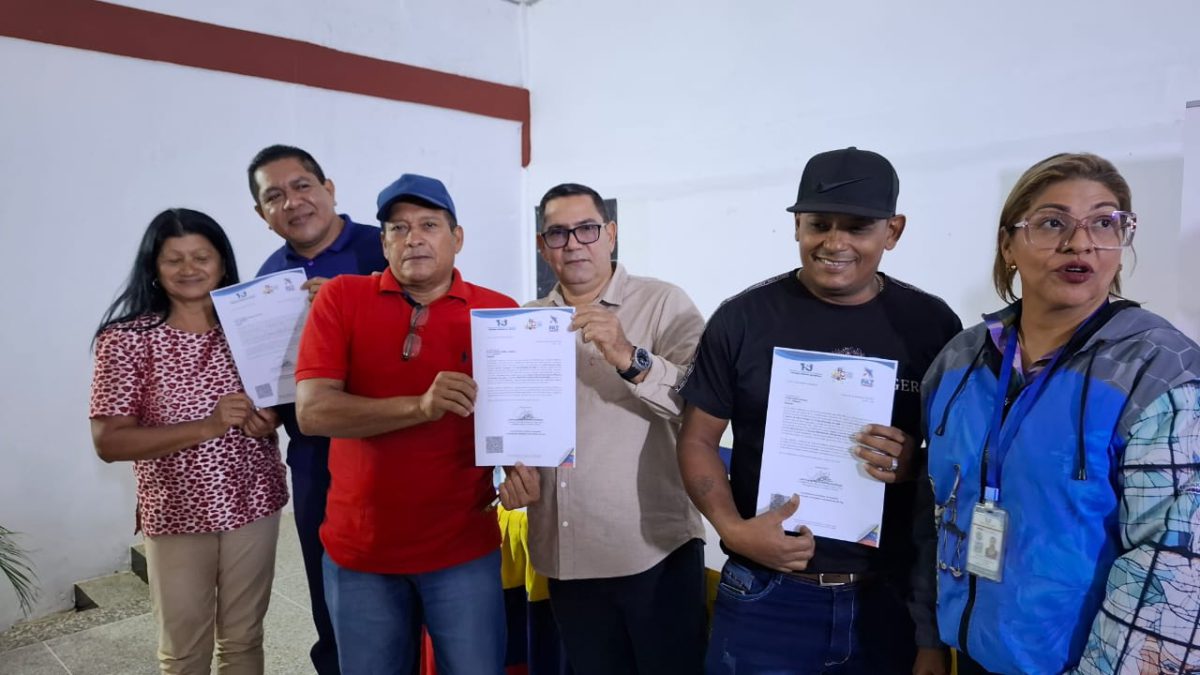 Juramentados 140 jueces y juezas de paz comunal de los municipios del Sur de Monagas 3 juramentados 140 jueces y juezas de paz comunal de los municipios del sur de monagas laverdaddemonagas.com jueces3