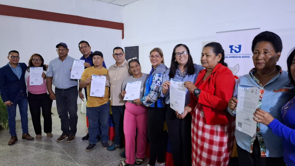 Juramentados 140 jueces y juezas de paz comunal de los municipios del Sur de Monagas 5 juramentados 140 jueces y juezas de paz comunal de los municipios del sur de monagas laverdaddemonagas.com jueces5